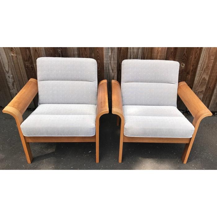 Magnus Olesen oak chairs.jpg_1